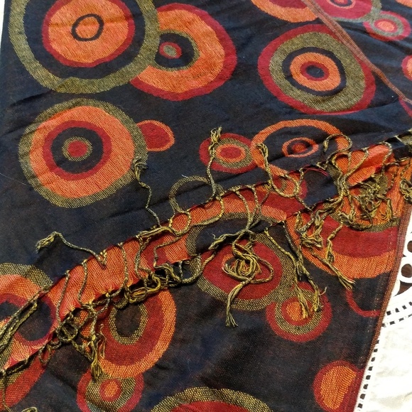 Wrap/scarf - Picture 2 of 3